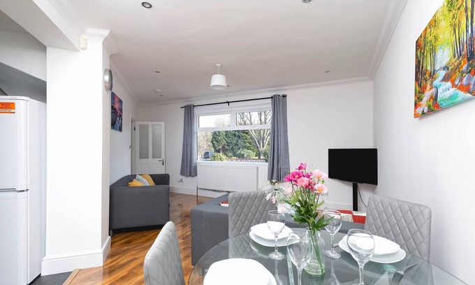Turkey Street Apartamento | Skyvillion - Casa de 4 habitaciones con jardín y estacionamiento en Enfield