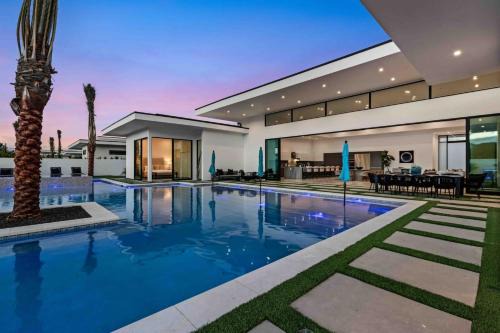 Indio Casa | Sleeps 28 2 Luxe Villas w Pickleball Court Bravo Villas Dorado by AvantStay