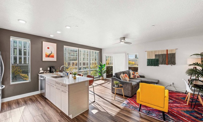 Downtown Salt Lake City Apartamento | SLC Modern Retreat Pool & Parking