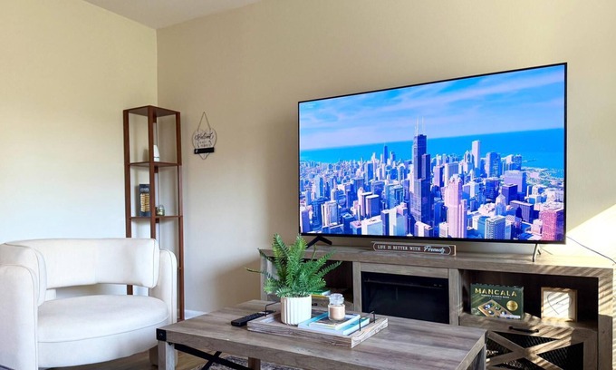 Des Plaines Apartamento | Sleek 1BR Getaway: Ideal Spot Near O'Hare!