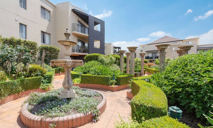 Kingston Apartamento | Sleek 2-Bed Apartment in Vibrant Kingston