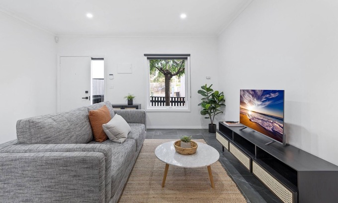Clifton Hill Casa | Sleek 2-Bed Terrace near Local Parks