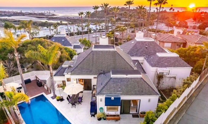 Solana Beach Casa | Sleek and Chic by the Beach