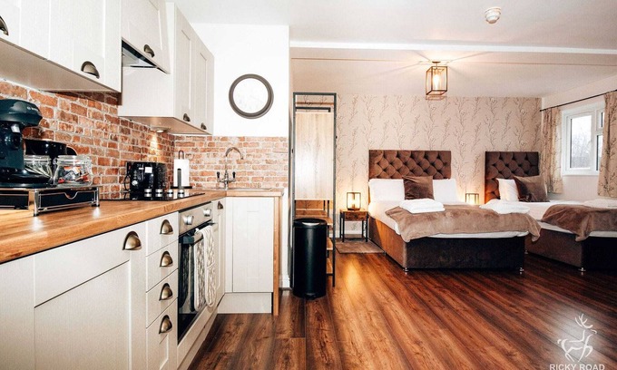 Watford Apartamento | Sleek and Pet-friendly Studio Flat with FREE WIFI and PARKING