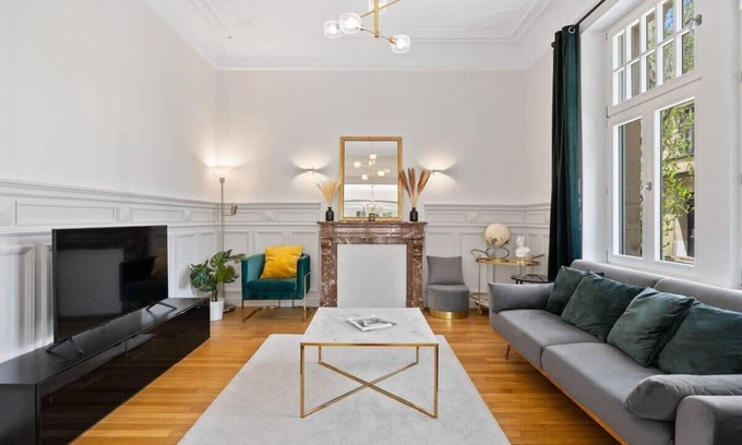 Limpertsberg Apartamento | Sleek and Sophisticated in Prime Location