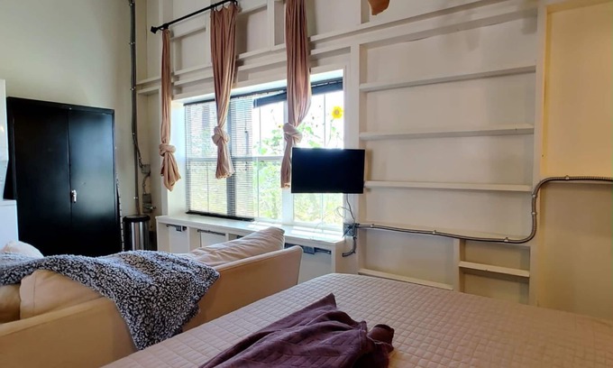 Lubbock Apartamento | Sleek and Stylish: Introducing the Ultimate 2B Barn-Dominium Design