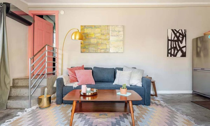 Pacific - Edison Apartamento | Sleek and Stylish Modern 1BR Apt w/ Gated Parking