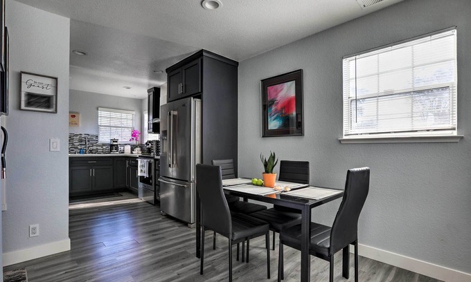 Davis Apartamento | Sleek Downtown Apt: Balcony, Walk to UC Davis