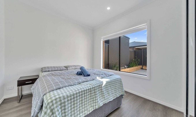 Kalkallo Casa | Sleek Family Home Near Kallo Town Centre