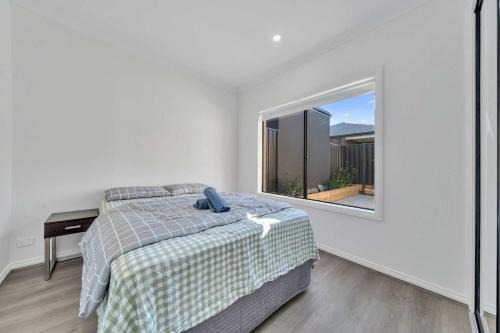 Kalkallo Casa | Sleek Family Home Near Kallo Town Centre