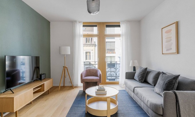 Gundeldingen Apartamento | Sleek Gundeldingen 3 Room w/ Storage, nr Basel Main Stn, by Blueground