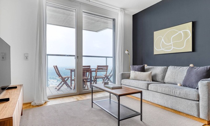 Vienna Apartamento | Sleek Leopoldstadt 2BR w/ Gym, Elevator & Balcony, near U2, by Blueground