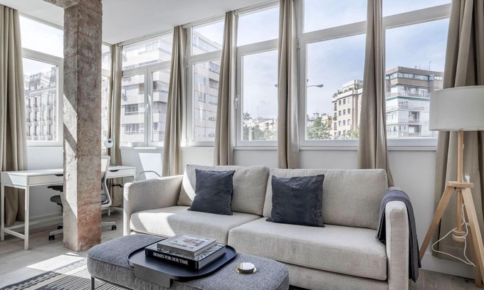 Lista Apartamento | Sleek Lista 2BR w/ Doorman, nr El Retiro Park, by Blueground