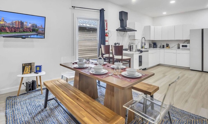 Front Park Apartamento | Sleek & Modern Full House Dtwn