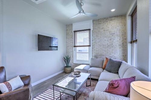 Downtown Apartamento | Sleek, Newly Updated Downtown San Marcos Apt!