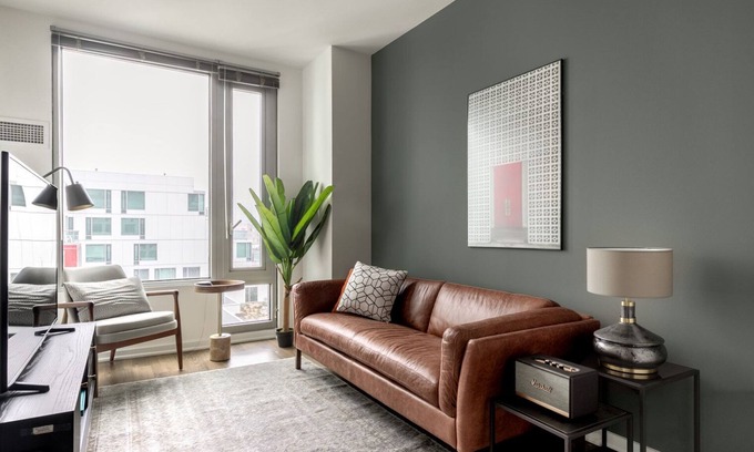 Downtown San Francisco Apartamento | Sleek SoMa 1BR w/ Gym, Roofdeck, W/D, nr. Muni & BART, by Blueground