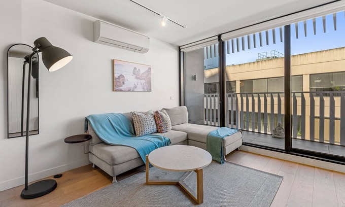 South Melbourne Apartamento | Sleek South Melbourne Pad, 1-Bed by Albert Park