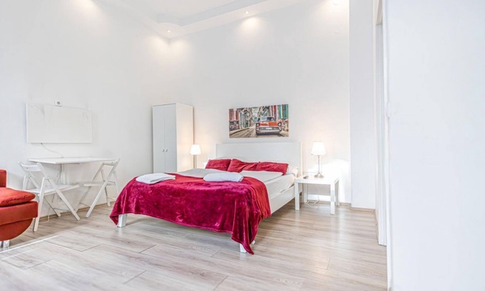 Neulerchenfeld Apartamento | Sleek Studio Apt. | Suitable for Longstays