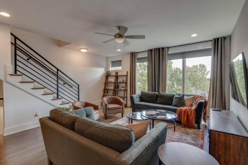 Eighth Avenue Casa | Sleek Townhome near Broadway!