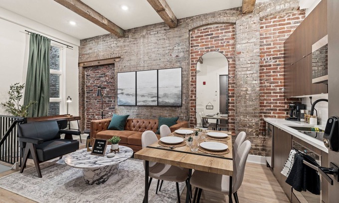 Center City East Apartamento | SLEEP 4 - Old City Philly - NEW Townhouse