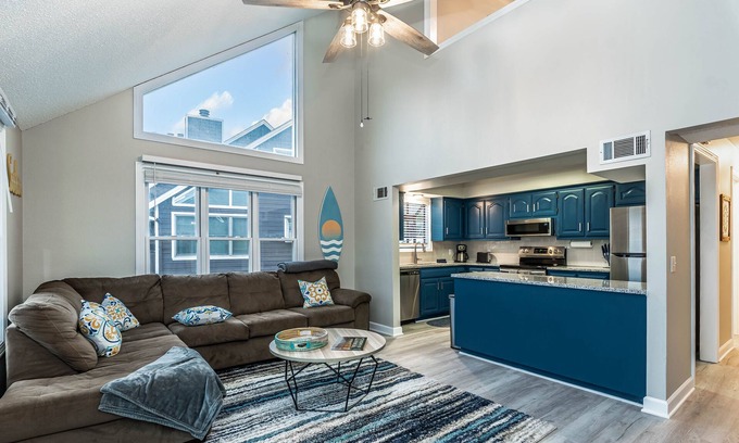 Eureka Springs Condominio | Sleep 8 in this guest fave! All new, fresh & fun!walk to lake and marina.