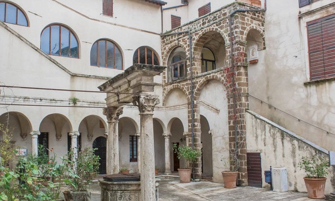 Pitigliano Casa | SLEEPING IN THE CASTLE