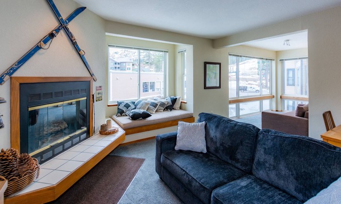 Kirkwood Condominio | Sleep under the stars - right next to the Kirkwood slopes!