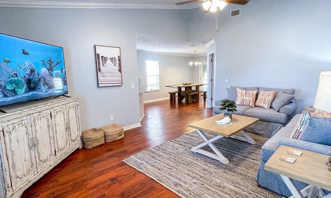 Kiska Beach Casa | Sleeps 10, 4 bdrm/2bath house, West End PCB, Dogs ok, Golf Cart included
