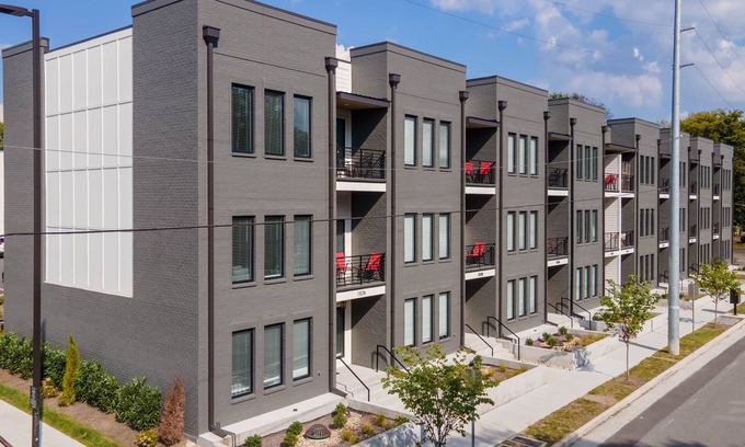Eastwood Casa | *SLEEPS 12* Keep the Secret *EAST NASH6* 4BR* 4BA*