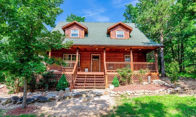 Cassville Casa | Big Woods: capacidad para 12 personas, w / piscina, junto a Marina, lado tranquilo del lago, río Roaring