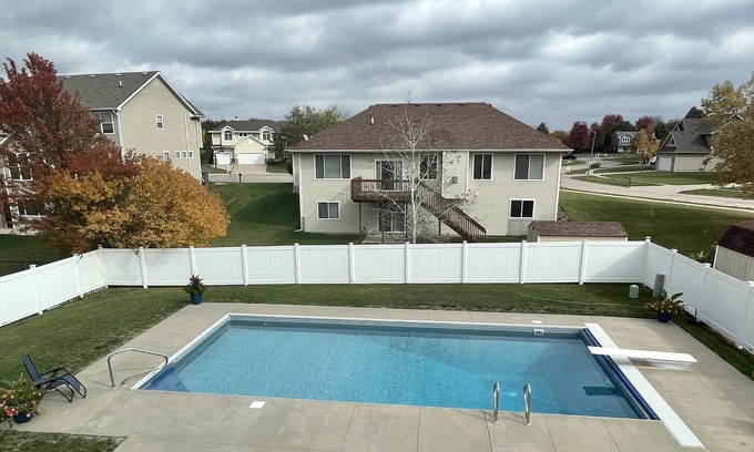 Grimes Casa | Sleeps 12, spacious, family friendly, with outdoor pool during summer months!