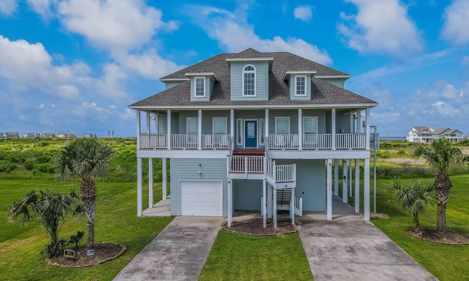 Galveston Casa | Sleeps 14 + Sunset Views