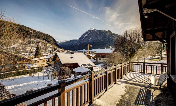 Morzine Chalet De Esquí | Sleeps 14 with a Hot tub and Sauna