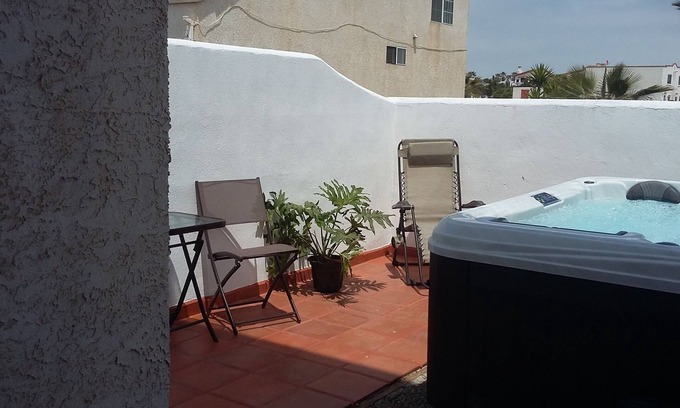 Lengueta Arenosa Casa | Duerme 15: Hermosa 3,300 pies cuadrados, 2 pisos Beach Home w / NUEVO 9 ppl / 72 jet ¡TINA CALIENTE!