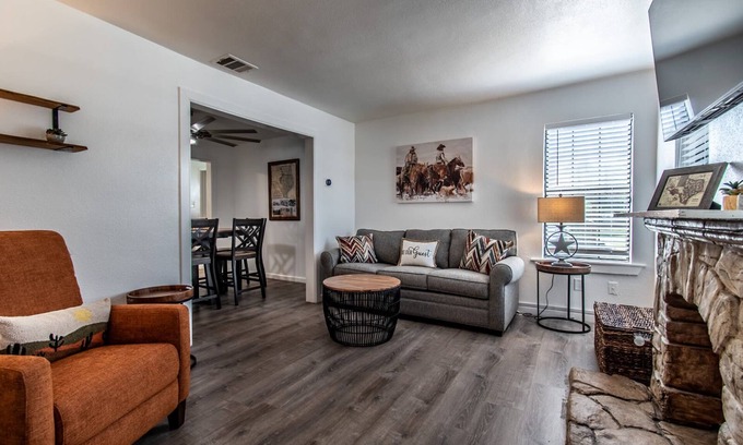 Bay Area Casa | Sleeps 18 - Seaside Serenity Dual Dwellings for Family & Frie