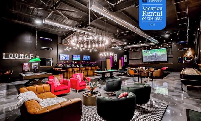 Dripping Springs Casa | Football Fave - Entertainment Barn, Pool, Fire Pit