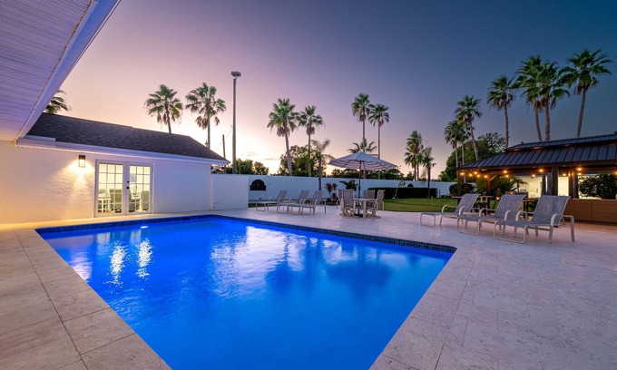Palma Sola Casa | ⚓Sleeps 23! 2 Houses on 1 Acre, Min to AMI Beaches!⚓⛳