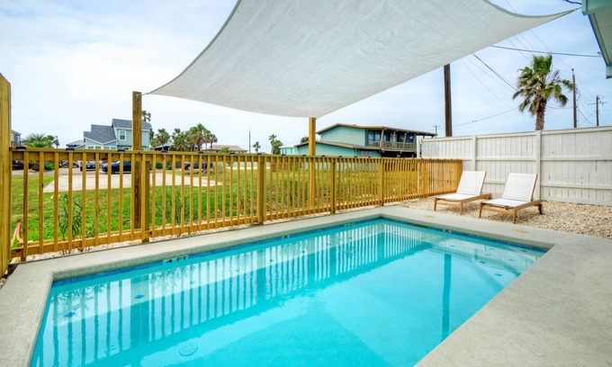 Shibui Sands Casa | Sleeps 24 | 2 Homes, Walk to the Beach, Private Pools, Fire Pit, Modern Design