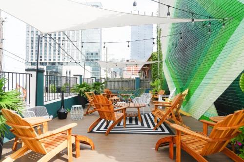 Rutledge Hill Casa | Sleeps 24 Group-Friendly SoBro Stay Near Music Downtown – by AvantStay