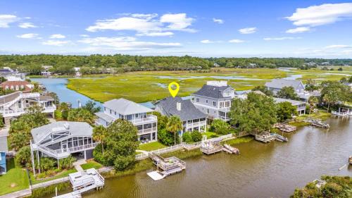 Pawleys Island Casa | Sleeps 24 Waterfront Dock Golf Cart Walk to Beach