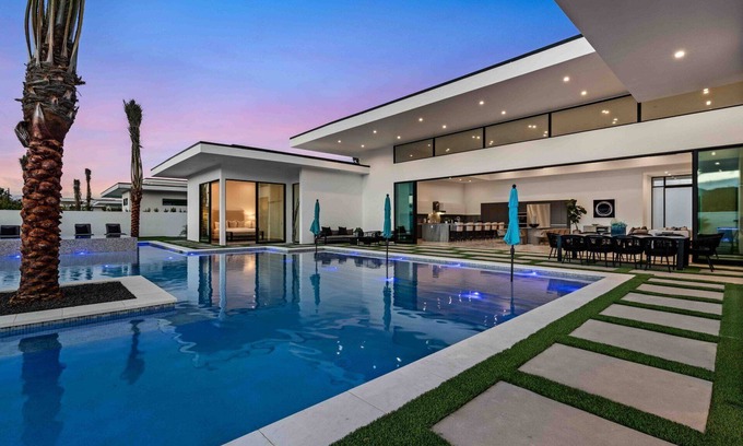 Madison Estates Casa | Sleeps 28 | 2 Luxe Villas w/Pickleball Court | Bravo Villas Dorada by AvantStay