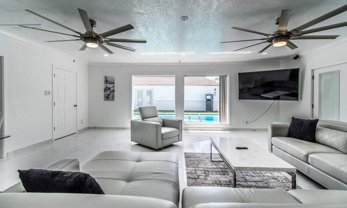 Bay Area Casa | Sleeps 28 - Ocean View - Pearl on Ocean Dr, Combined Estate