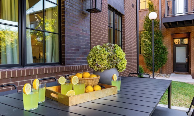 Germantown Casa | Sleeps 36! 3 Units, 5 Mins to DT | The Magnolia