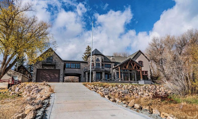 Fish Haven Casa | Sleeps 39 comfortably (50 max), Parking for up to 13 vehicles, 10 bedrooms, 7 Full baths, 2 Half ...