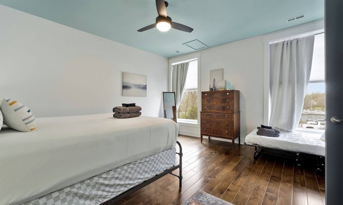 Dickson Apartamento | *Sleeps 4* Downtown USA ~ Walkable Dickson Apt