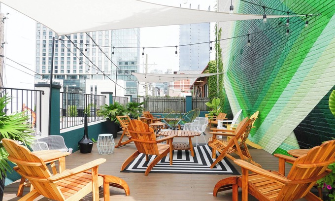 Rutledge Hill Casa | Sleeps 48 | Entire Hotel – 24 Private Suites, 7min to Broadway, Great for Groups