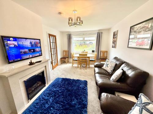 Bon-y-maen Casa | Sleeps 5, 3 Bedrooms, Ideal for short stays & 15 minutes to Swansea City