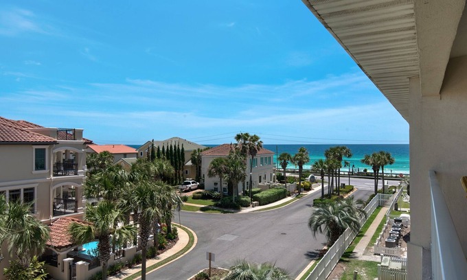 Miramar Beach Condominio | 🌞Actualizado, vistas a la playa, 4 sillas y 2 sombrillas incluidas🌴 Se admiten mascotas 🐶