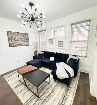 Newark Apartamento | Sleeps 8, Stylish Home, Great Access NYC & EWR