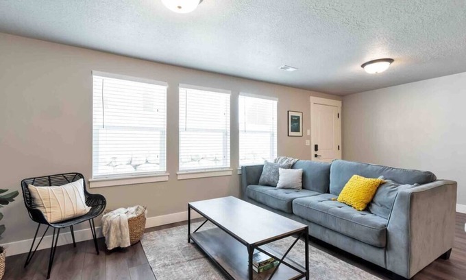 Vineyard Apartamento | Sleepy Ridge Apt, Self Check-In, Parking